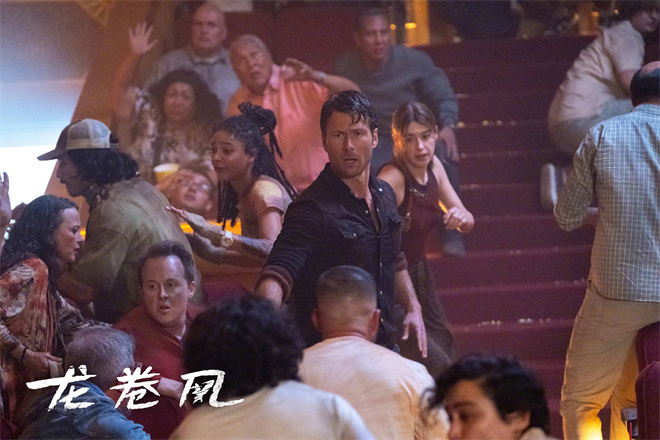 IMAX海报首次曝光《龙卷风》 双子龙卷风肆虐势不可挡-2