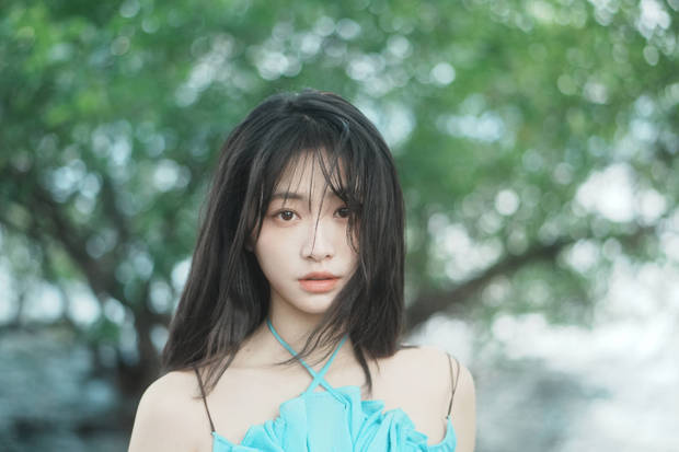 杨肸子《吊带裙》洱海边清纯漫步-3