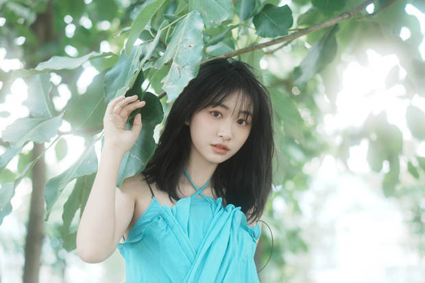 杨肸子《吊带裙》洱海边清纯漫步-5