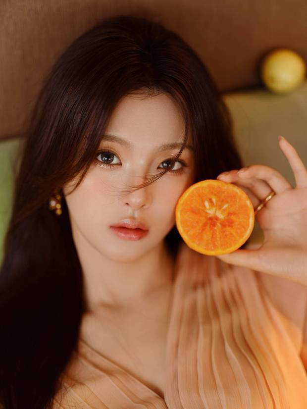 杨超越“粉色裙装”搭“橙系妆容” 甜欲风造型惊艳-2
