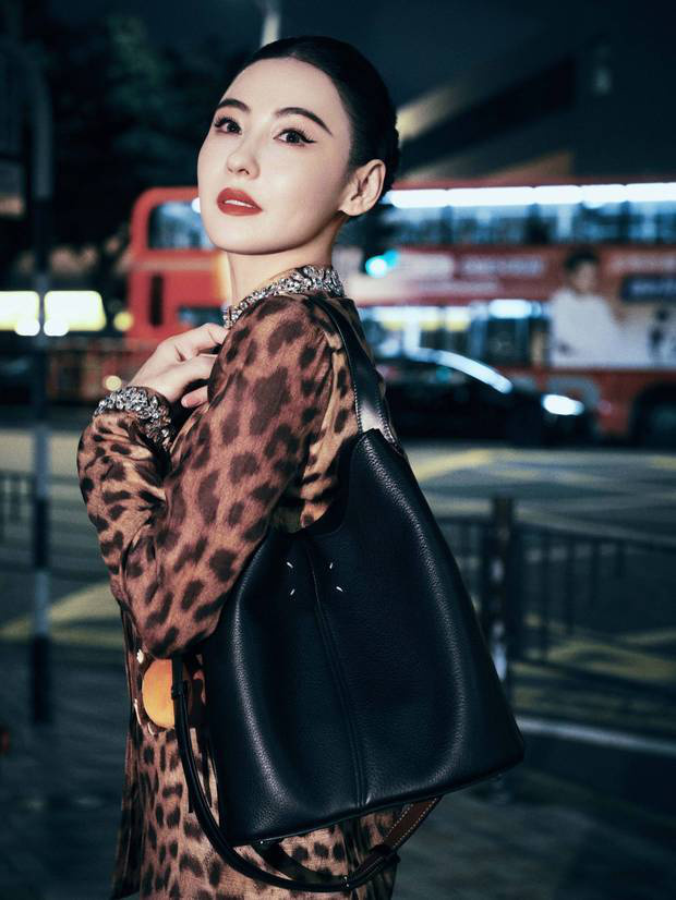 《喜剧之王》张柏芝:复古豹纹裙演绎港风经典-1 《喜剧之王》张柏芝:复古豹纹裙演绎港风经典-1