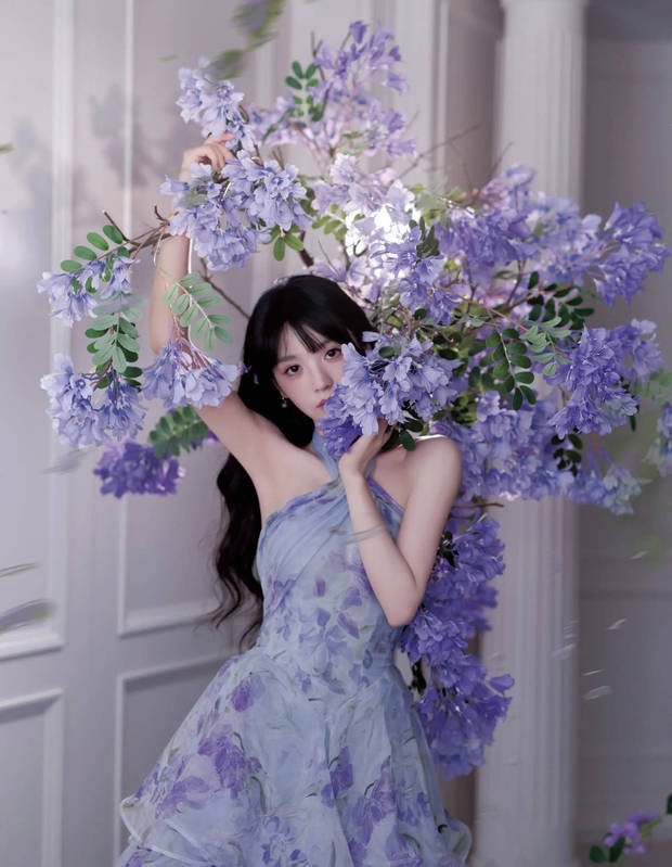 田曦薇《紫色挂脖裙》微卷簪花,灵动如精灵-2 田曦薇《紫色挂脖裙》微卷簪花,灵动如精灵-2