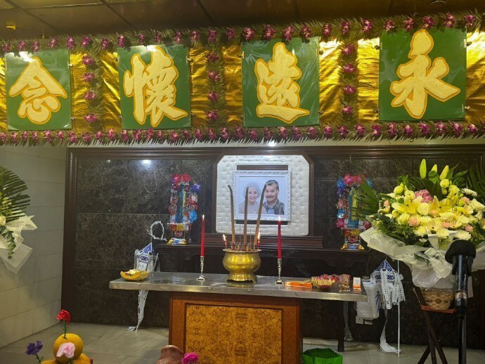 唐佳雪妮葬礼庄重举行,众星献花牌悼念-2 唐佳雪妮葬礼庄重举行,众星献花牌悼念-2