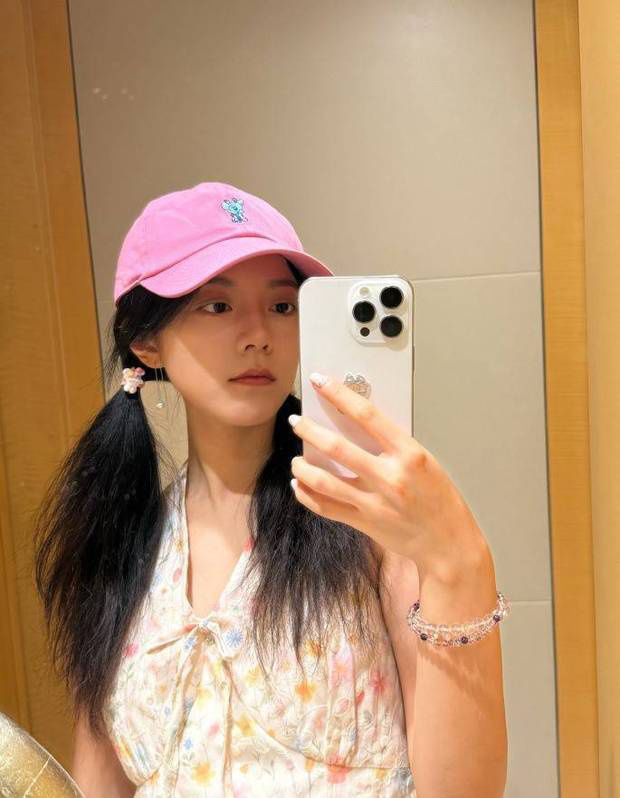 赵今麦双马尾配碎花挂脖衫,少女活力满屏溢-2 赵今麦双马尾配碎花挂脖衫,少女活力满屏溢-2