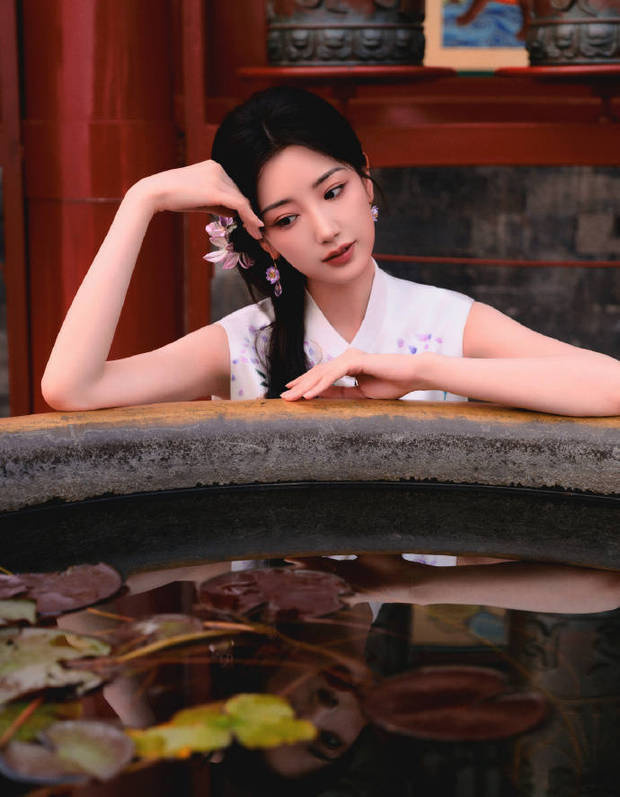 毛晓彤:无袖中式上衣搭紫缎半裙,东方古韵脱俗-2 毛晓彤:无袖中式上衣搭紫缎半裙,东方古韵脱俗-2