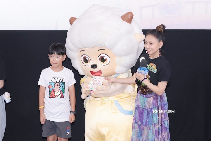 《喜羊羊与灰太狼:异国破晓》首映 配音幕后教学-1 《喜羊羊与灰太狼:异国破晓》首映 配音幕后教学-1